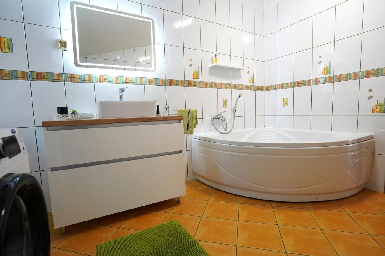 Villa Tago With Heated New Pool Kaštela Eksteriør billede